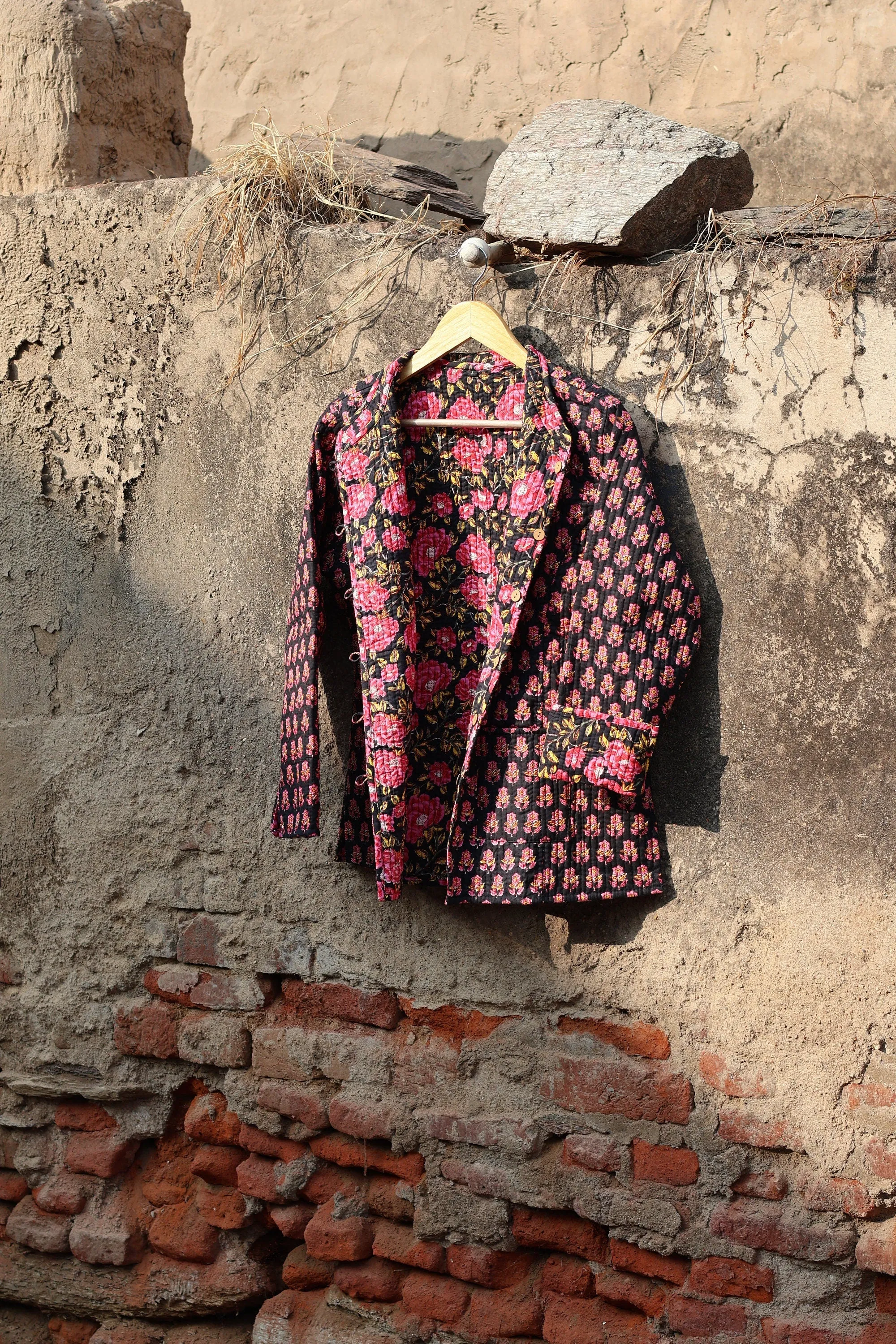 Indian Handmade Quilted Kantha Cotton Fabric Jacket Stylish Black & Pink Floral Women's Coat, Reversible Waistcoat for Her