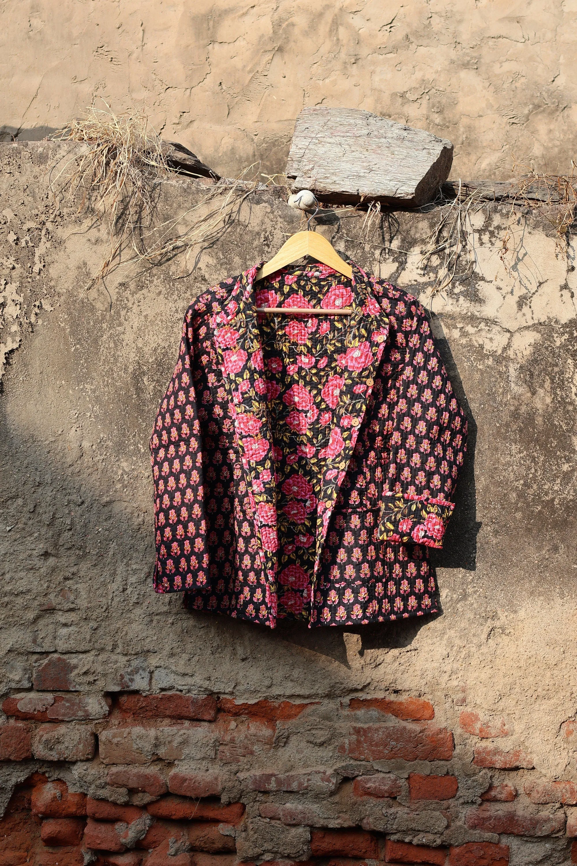 Indian Handmade Quilted Kantha Cotton Fabric Jacket Stylish Black & Pink Floral Women's Coat, Reversible Waistcoat for Her