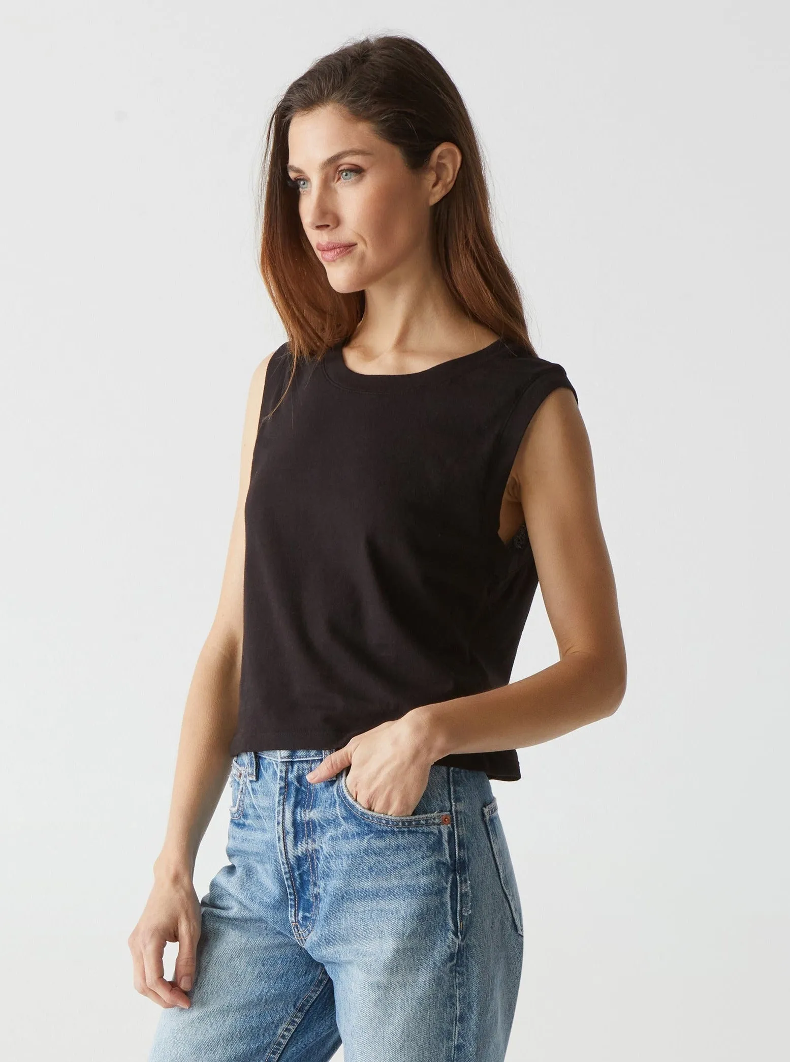 Johnnie Cropped Muscle Tank - Black