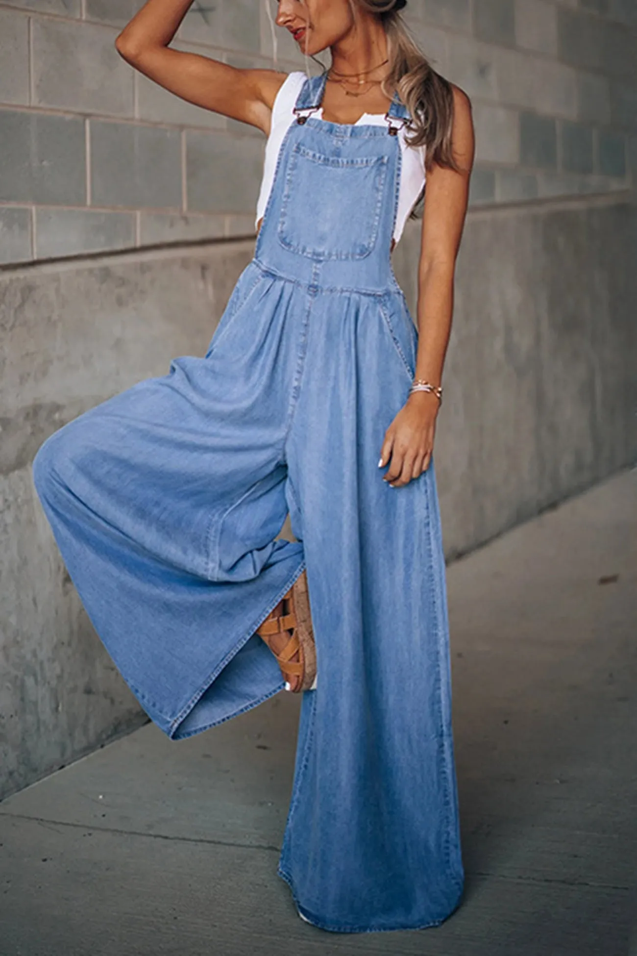 Sleeveless Pocket Front Loose Denim Jumpsuits